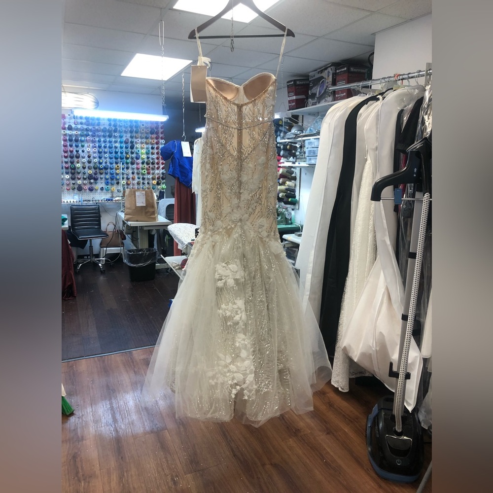 BERTA BRIDAL 19-110 Athens Collection STUNNING gown wedding dress! - Picture 17 of 17